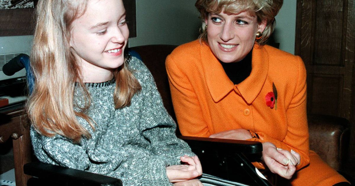 Paralysed Woman Who Inspired Princess Diana Stranded At Christmas As Airline Loses Wheelchair Part Huffpost Uk
