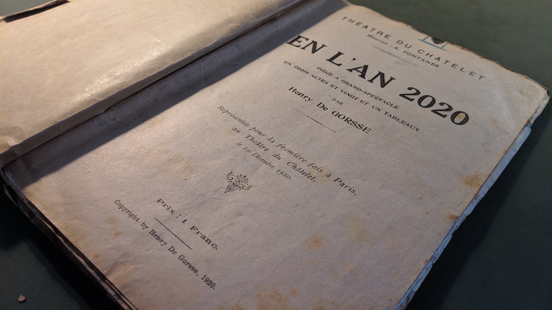 Cette pièce de théâtre qui imaginait 2020 il y a 100 ans était vraiment