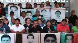 Los 43 estudiantes desaparecidos en Ayotzinapa (México) habrían sido dispersados en varios