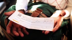 Elle a retrouvé le bienfaiteur qui lui avait offert son billet de train à