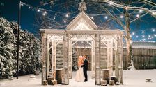 26 Snowy Wedding Photos That Showcase The Magic Of Winter