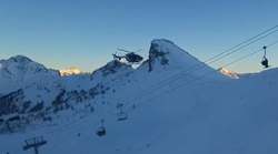 Une centaine de skieurs évacués d’un télésiège par hélico à Serre