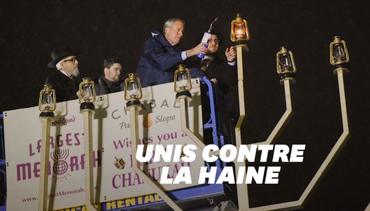 Le maire de New York allume une menorah géante au lendemain de l’attaque au