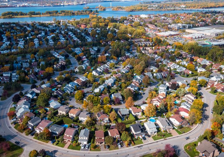 An aerial view of a neighbourhood of single-family homes in suburban Montreal. Canadian policymakers will soon have to choose between allowing higher density housing in these neighbourhoods, or allowing sprawl to continue.