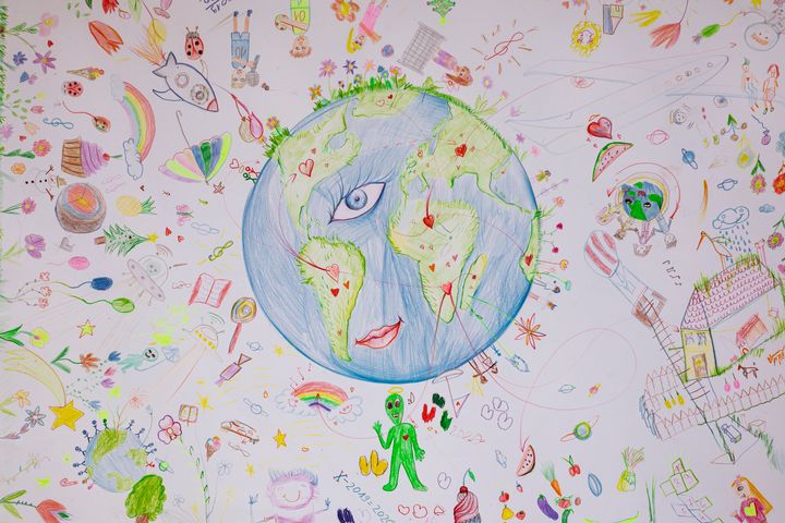 Child's drawing of the planet Earth (people, rainbow, multiculturalism)