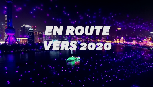 Le spectacle majestueux de ces drones illuminant le ciel de Shanghai pour le Nouvel