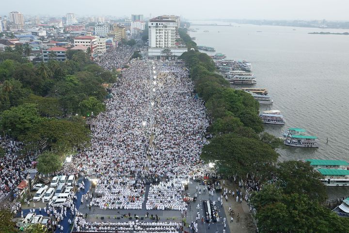 In this photo taken on January 1, 2020 protesters gather for a demonstration against India's new citizenship law, at a rally organised by various Muslim groups, in Kochi in southern Kerala state. (Photo by STR / AFP) (Photo by STR/AFP via Getty Images)