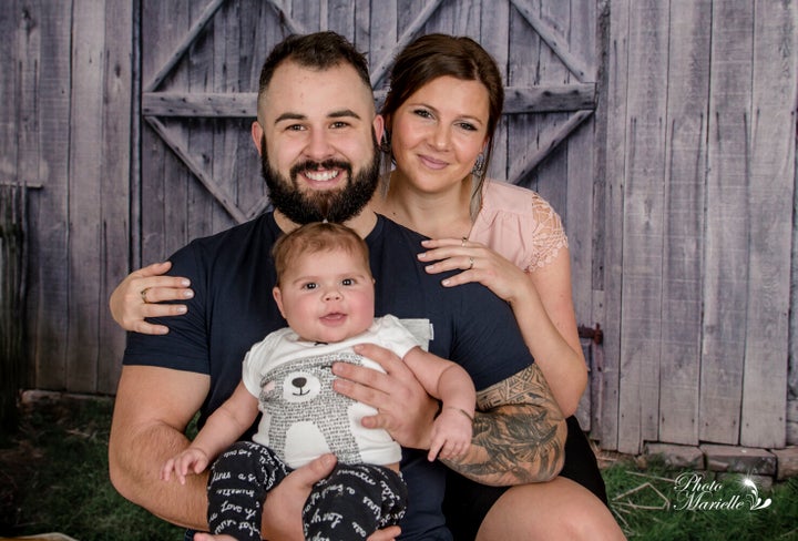 Dominic Lévesque et Annie-Pier Charron, avec leur petite Eva-Rose, aujourd'hui âgée de 9 mois. La famille a vécu toute une saga dans les derniers mois.