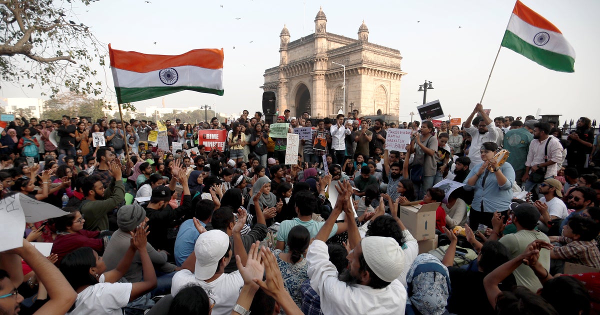 Mumbai Protesters Claim Cops Are Not Letting Them Get Out Of Azad ...