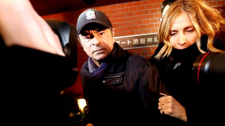 カルロス・ゴーン被告と妻のキャロル・ナハス容疑者