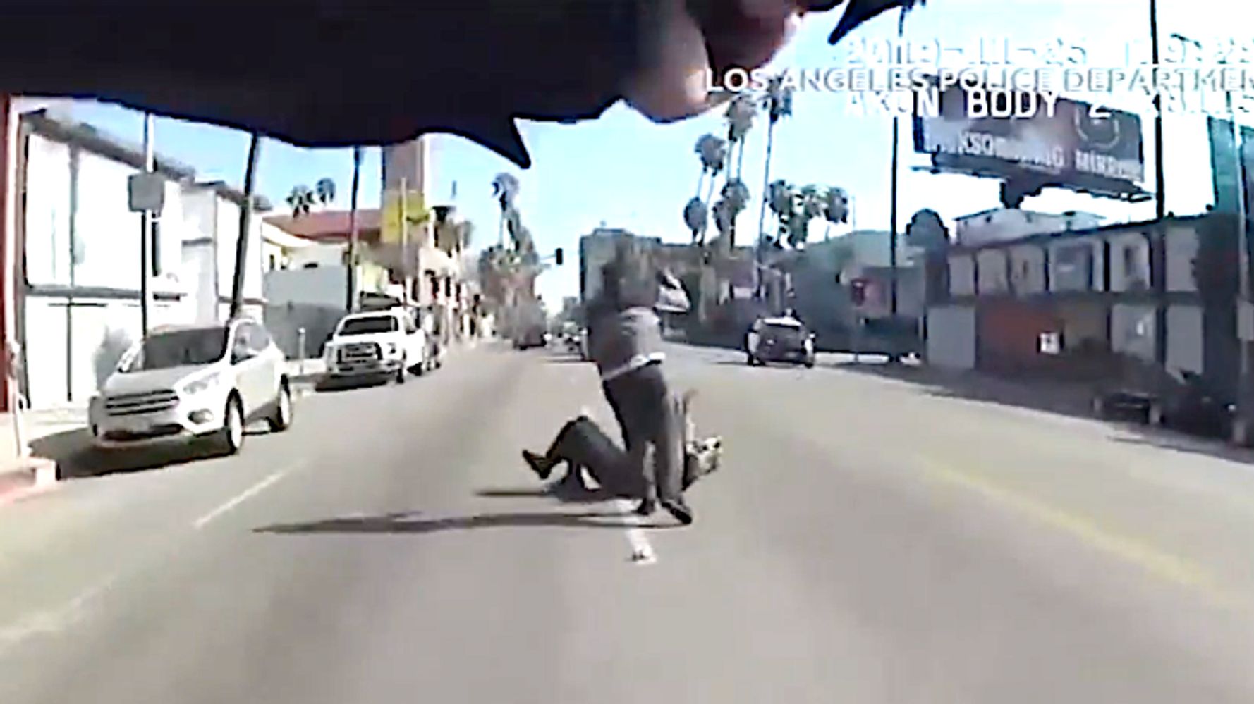 Machete Attacker Closes In On Fallen Cop In Terrifying Moment Disturbing Video Huffpost 2818