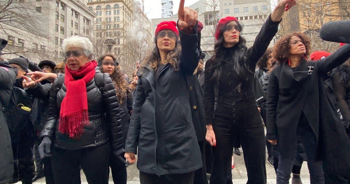 Flash Mob Proteste Women Stage Flash Mob Protest Outside Harvey Weinstein Trial | HuffPost ...
