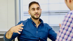 「長い行列」に並ぶより、抜け道を探せば良い。アメリカで売れたキャリア本『サードドア』著者が語る、モヤつく人への人生論