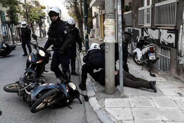 Κουκάκι: Εφοδος της ΕΛ.ΑΣ σε κτίρια που ανακατέλαβαν αντιεξουσιαστές - 13