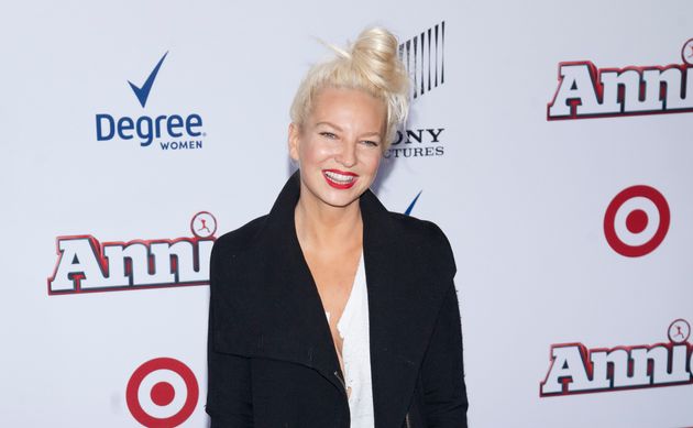 Sia A Adopté Un Petit Garçon Son Premier Enfant à 44 Ans