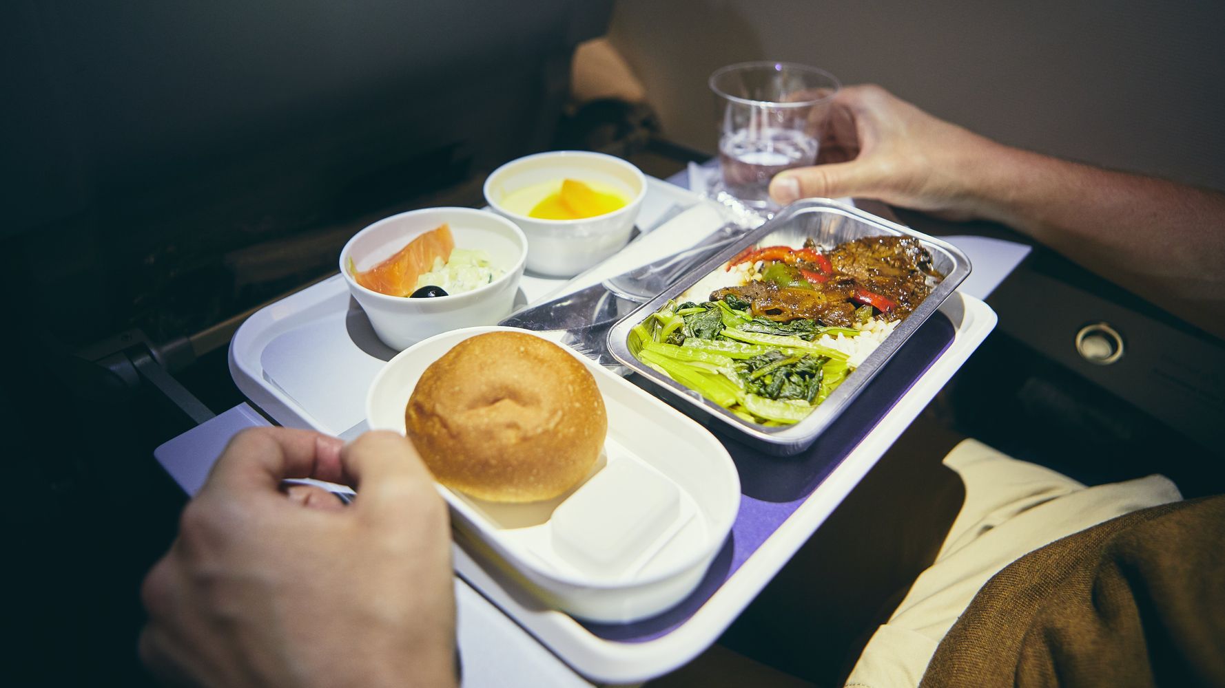 This plastic-free edible food tray is designed to reduce airline