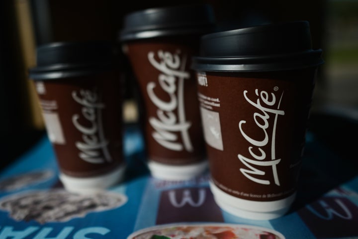 La tasse» fait des adeptes chez IGA et McDo