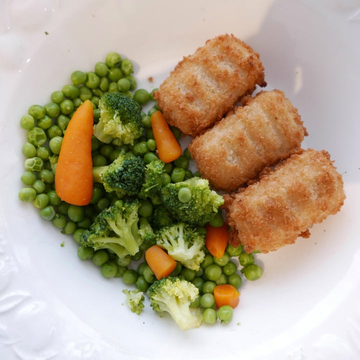 Croquetas y menestra