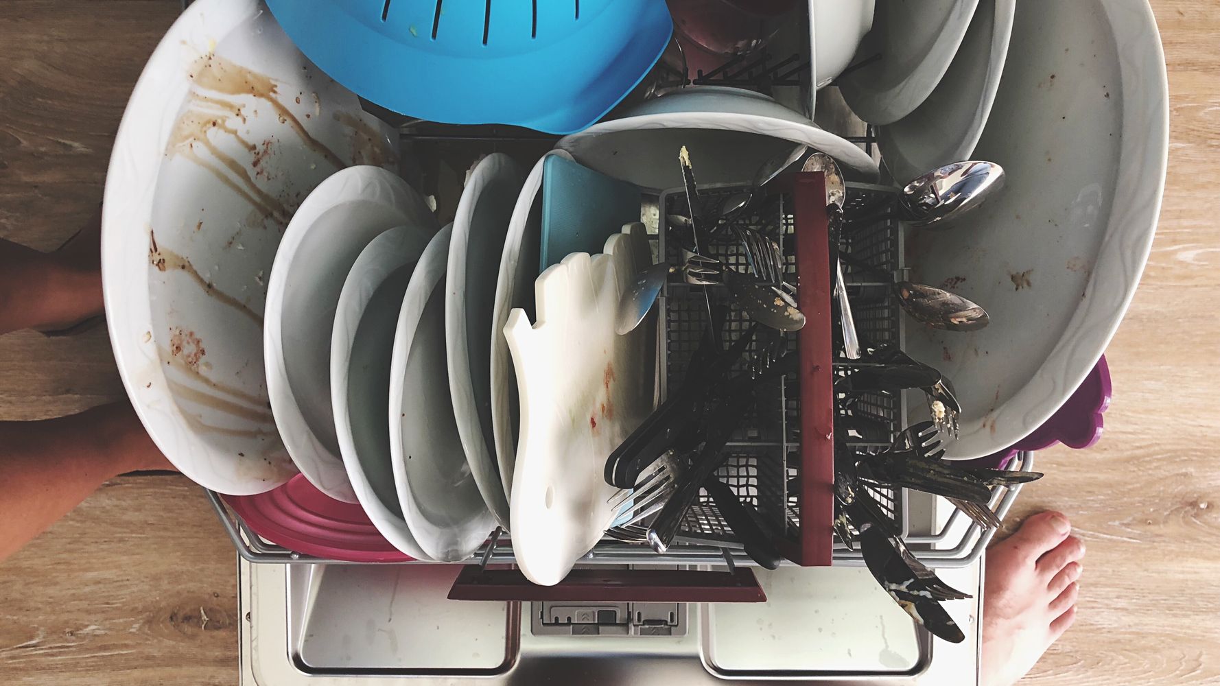 Can You Put Pots and Pans in a Dishwasher? - Simply Better Living