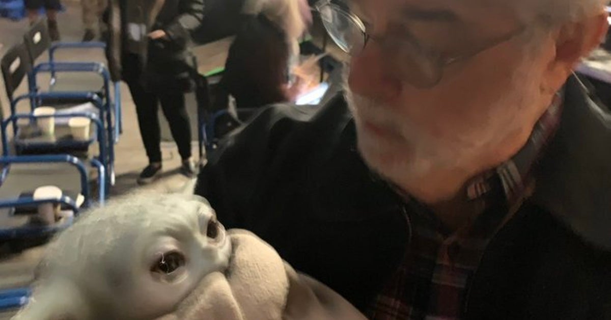 Cette Photo De George Lucas Avec Baby Yoda Affole Les Internautes Le Huffpost Cette Photo De George Lucas Avec Baby Yoda Affole Les Internautes Le Huffpost