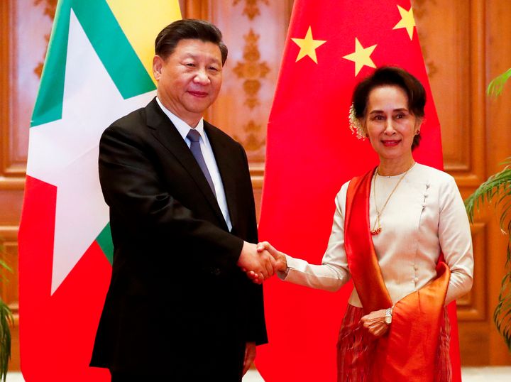 中国の習近平国家主席とミャンマーのアウン・サン・スー・チー国家顧問兼外相