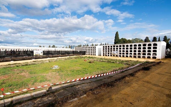 Vista de la fosa común de Pico Reja, en el cementerio sevillano de San Fernando.