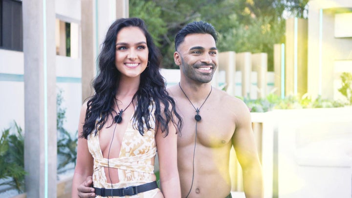 Siannise and Nas on Love Island.