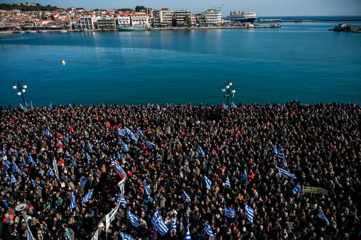 Ο περιορισμός των μεταναστευτικών ροών και η άμεση αποσυμφόρηση των νησιών αποτελούν προτεραιότητα της κυβέρνησης το επόμενο διάστημα, όπως επισήμανε την Τετάρτη ο υπουργός Μετανάστευσης και Ασύλου, Νότης Μηταράκης.