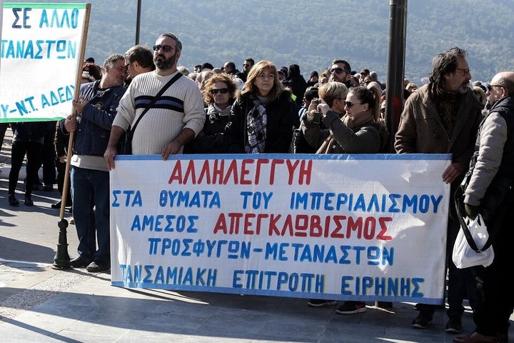 Οι Σαμιώτες επιζητούν την καλύτερη δυνατή λύση για το νησί τους αλλά και για τους ίδιους τους πρόσφυγες.