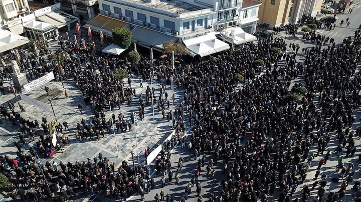 Δυναμική παράσταση διαμαρτυρίας στο Βαθύ, στην κεντρική πλατεία.