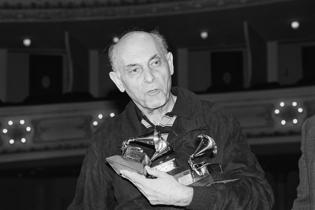 Sir Georg Solti et quatre de ses 31 Grammy Awards, ici en 1983