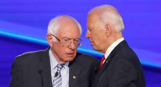 Bernie Sanders et Joe Biden lors du dÃ©bat dÃ©mocrate du 15 octobre 2019 (photo