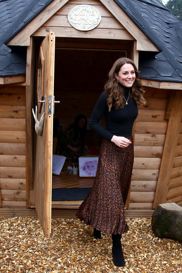 Kate Middleton Makes A Style Statement In 12 Leopard Print Skirt Huffpost