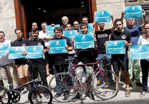 Las consecuencias de la marcha de Deliveroo para sus repartidores.