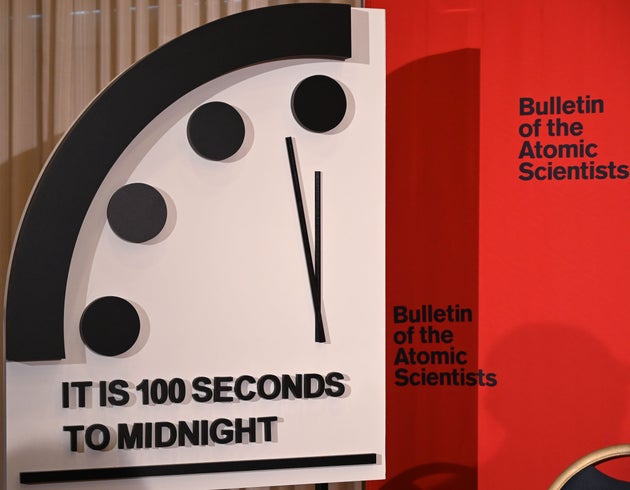Per gli scienziati atomici l'orologio dell'Apocalisse è a