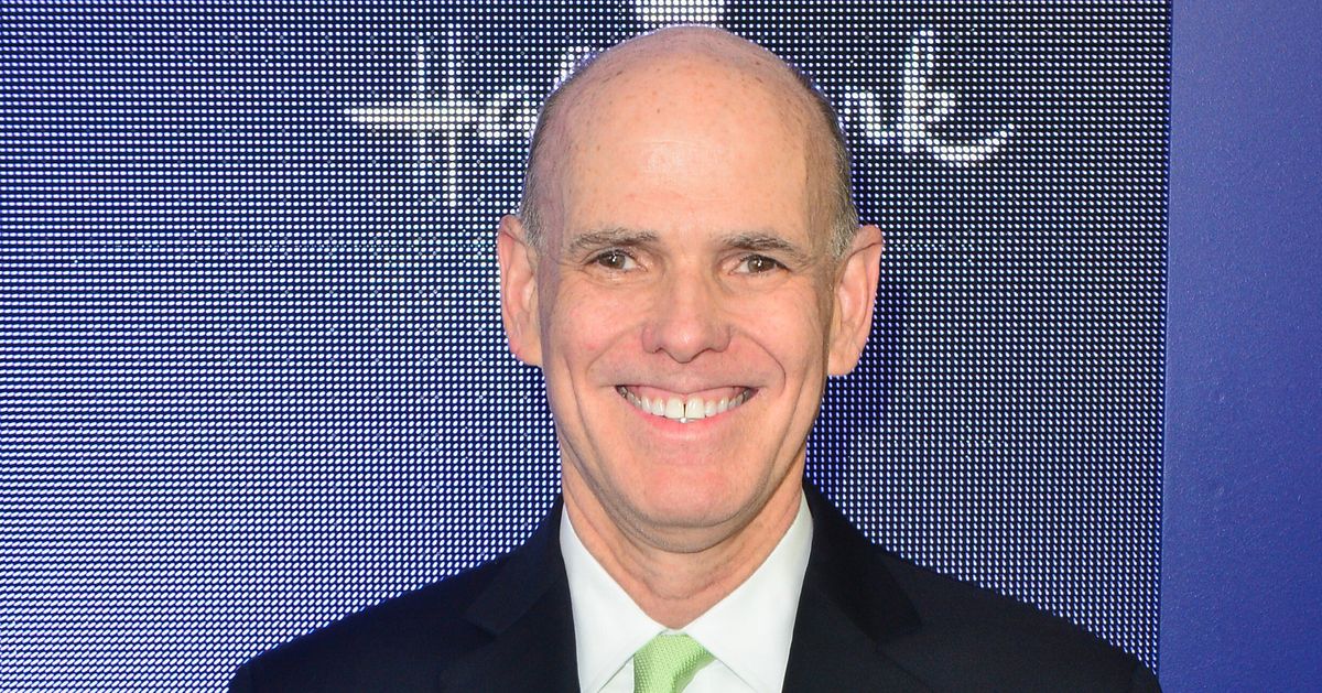 Hallmark Media Ceo Bill Abbott Resigns After Lesbian Ad Backlash Huffpost Entertainment