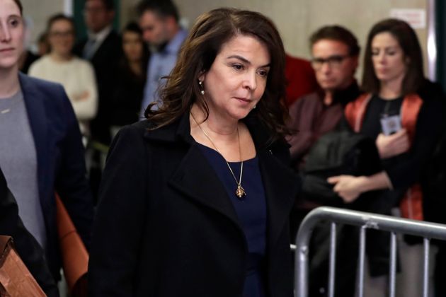 Annabella Sciorra, durante julgamento de Harvey Weinstein, nesta quinta (23), em Nova York.