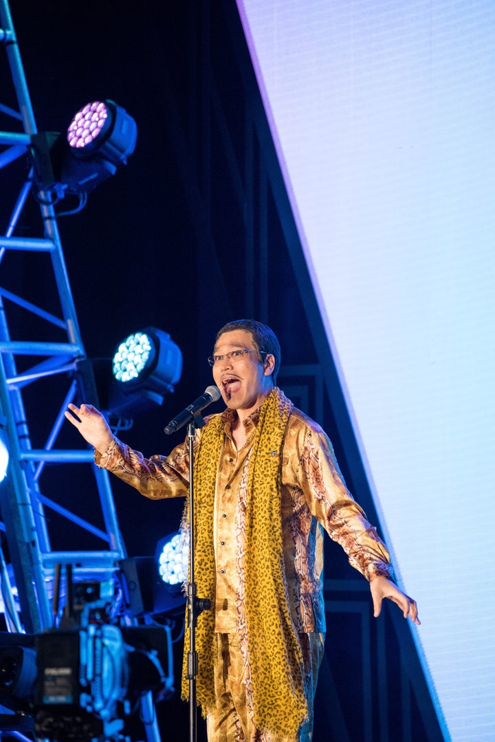 アーティストのピコ太郎。チャリティーイベントにも積極的に関わる。TAIPEI, CHINA - SEPTEMBER 01: Photo by Visual China Group via Getty Images/Visual China Group via Getty Images)