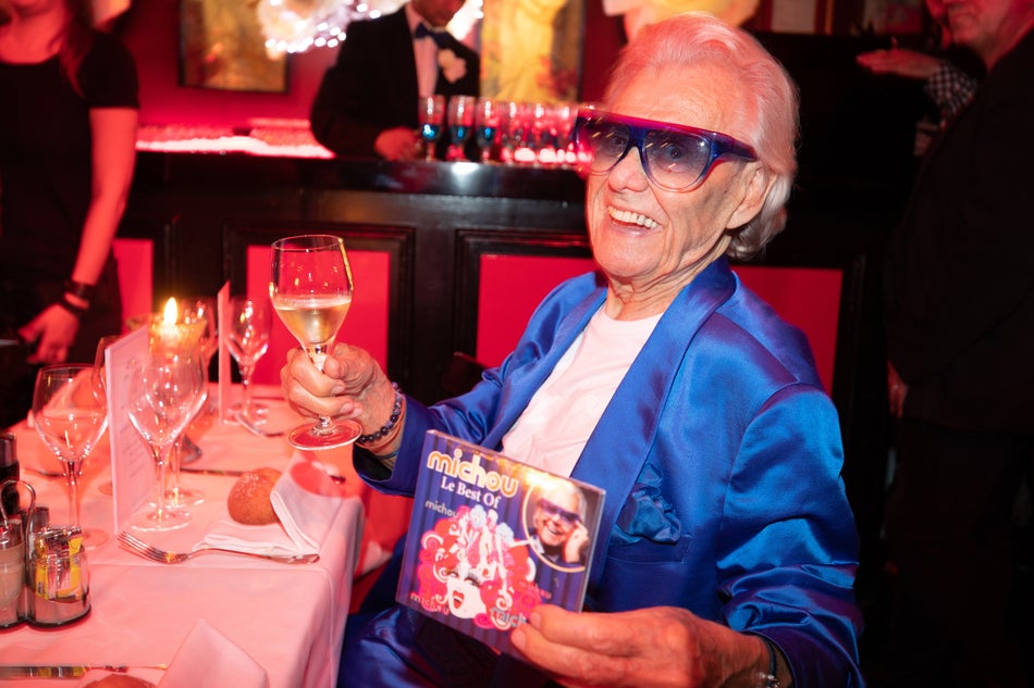 "Michou", célèbre directeur du cabaret transformiste parisien de Montmartre qui porte son nom, est décédé à l'âge de 88 ans.» Lire notre article complet en cliquant ici