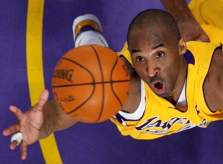 Kobe Bryant playing for the Los Angeles Lakers in 2009.