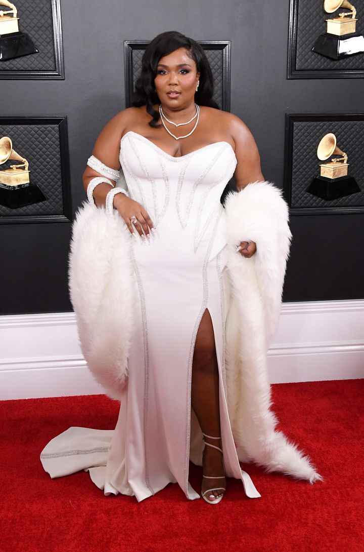 Lizzo Drips In Diamonds And Old Hollywood Glamour On Grammys Red Carpet