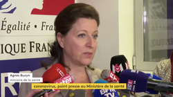 Il est “totalement inutile” d’acheter des masques contre le coronavirus, martèle