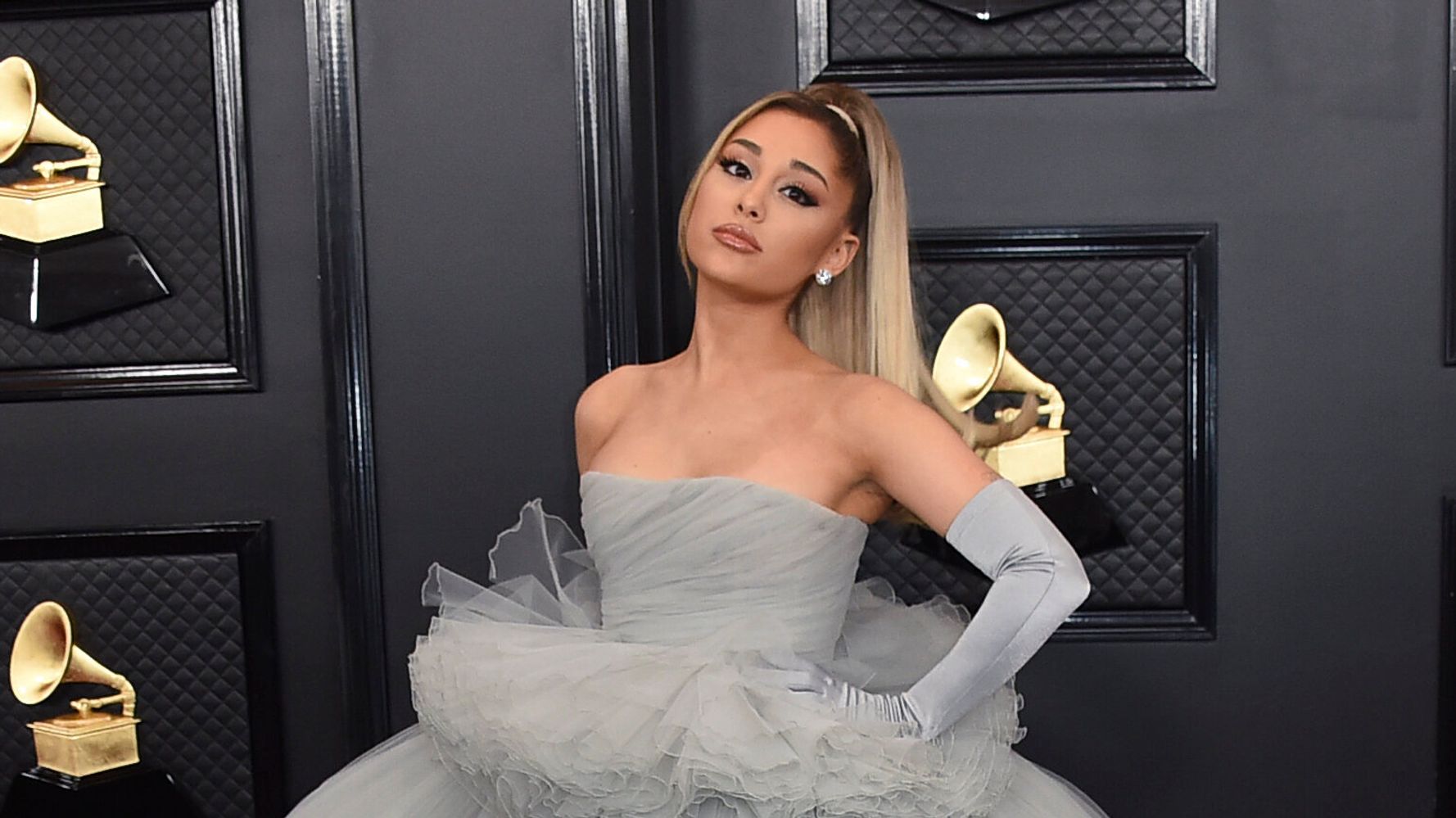 Ariana Grande Reveals Outfit Change With Second Grey Gloved Grammys ...