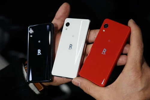 楽天モバイル初の独自開発スマートフォン「Rakuten Mini」、その