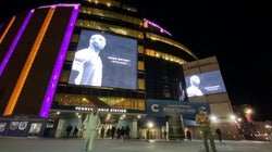 Los homenajes a Kobe Bryant alrededor del