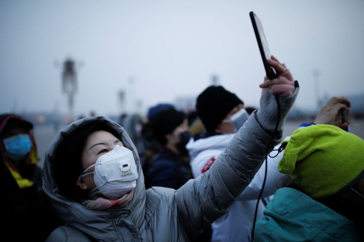 Selfie. Χωρίς λόγια. China January 27, 2020. REUTERS/Carlos Garcia Rawlins