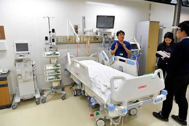 西日本で唯一「特定感染症指定医療機関」に指定されているりんくう総合医療センター。高度安全病床も備えられている=23日午後、大阪府泉佐野市、高橋一徳撮影