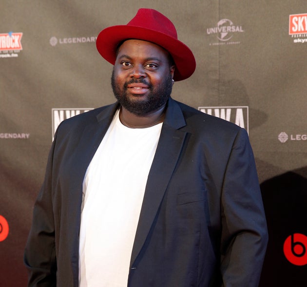 Gratuit Images Issa Doumbia Bientot A La Tete D Une Emission Sur W9 Le dernière salutations