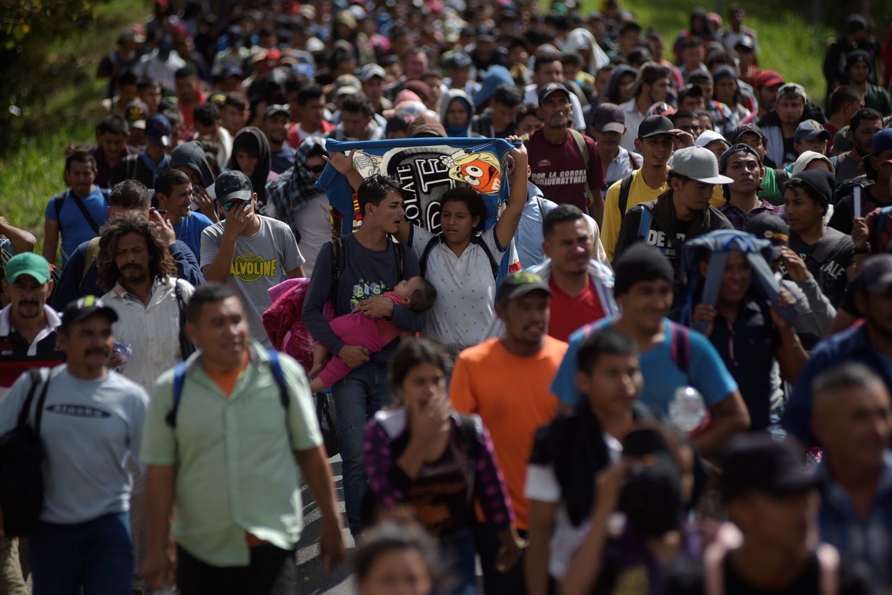 Καραβάνι με πολίτες από την Ονδούρα οι οποίοι κατευθύνονται προς τις ΗΠΑ. Πρώτα έσπασαν το μπλόκο από τις αρχές της Γουατεμάλα - 16 Ιανουαρίου 2020