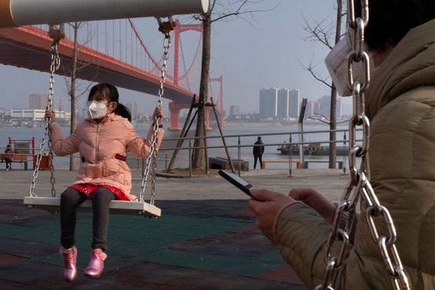 Une jeune fille à Wuhan en Chine le 29 janvier